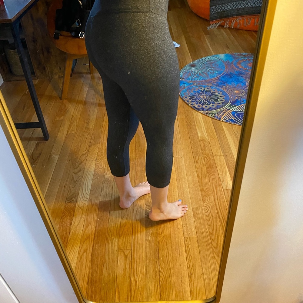 Lulu Lemon grey cropped leggings